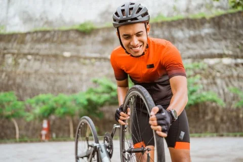 Tubeless w rowerze szosowym – mniej kapci, więcej watów i... mniej kilogramów? Tubeless w rowerze szosowym – mniej kapci, więcej watów i... mniej kilogramów?